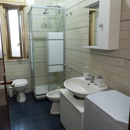 L'isola Che Non C'e إزولا ديلي فيمين