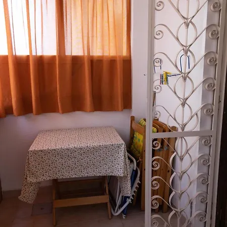 L'isola Che Non C'e إزولا ديلي فيمين